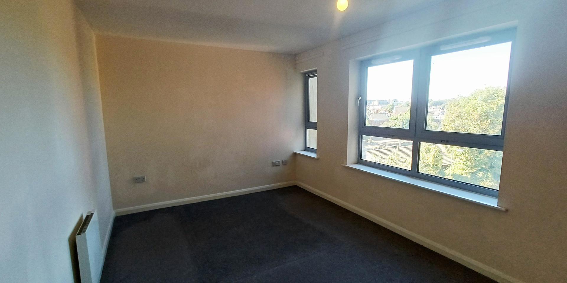 Main Bedroom (3)