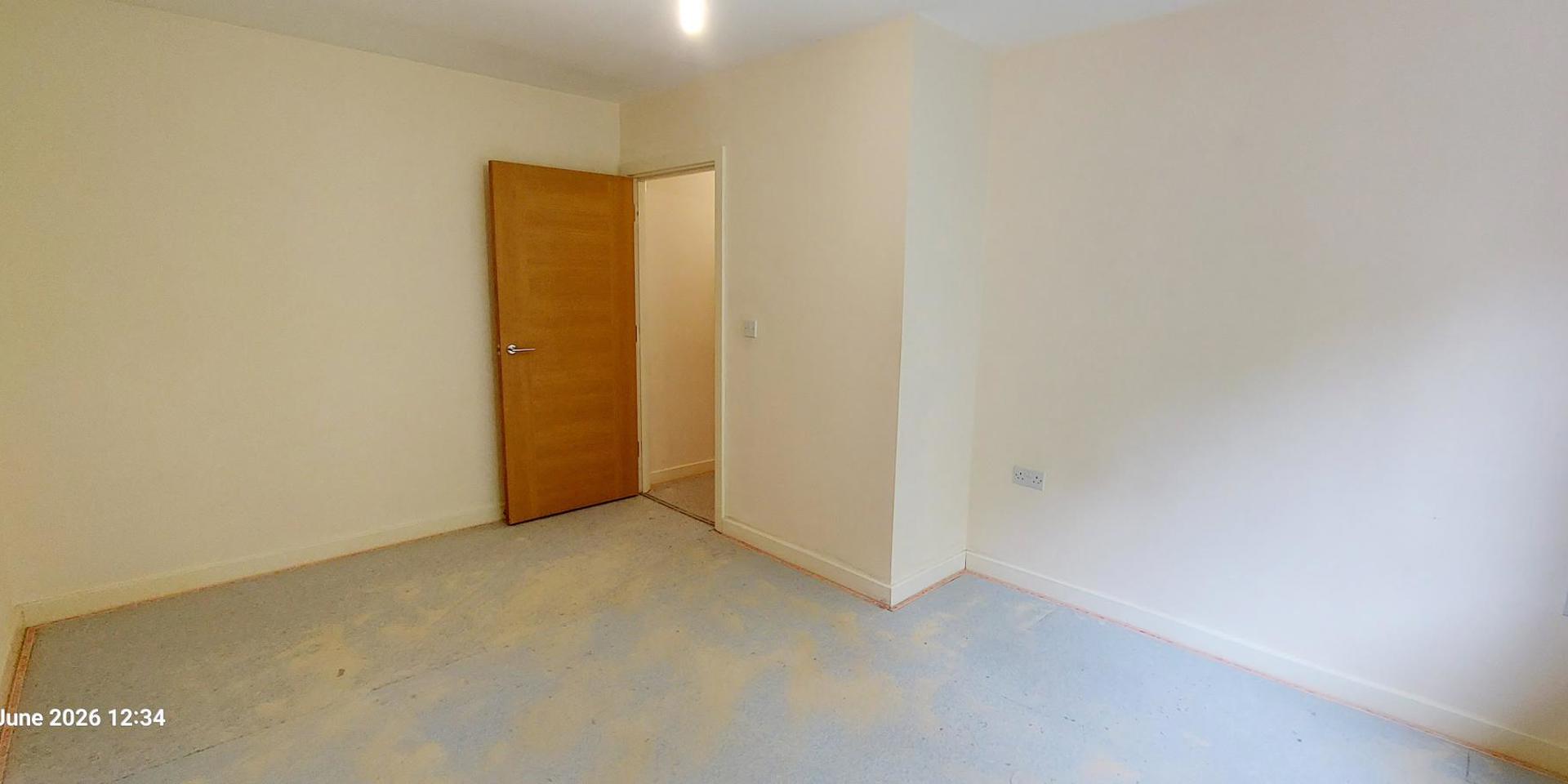 Main Bedroom (2)