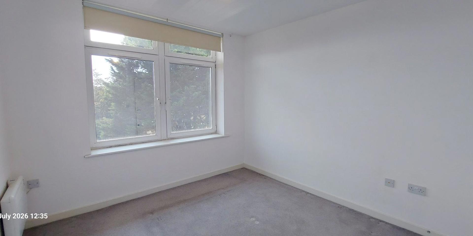 Main Bedroom (2)