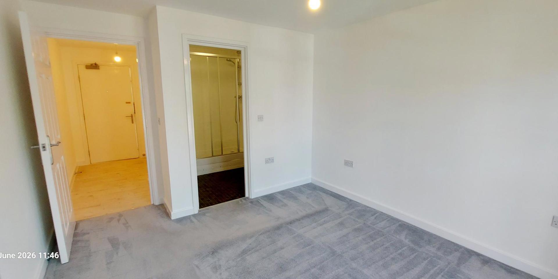 Main Bedroom (2)