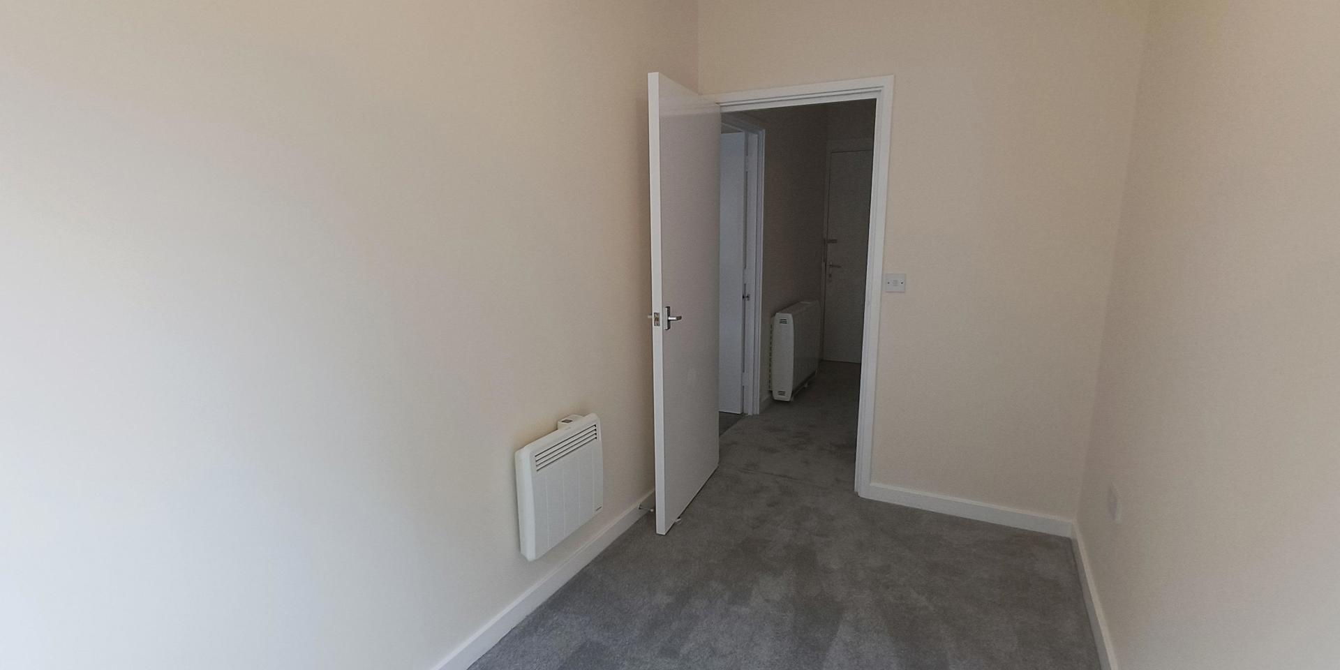 Small Bedroom (2)