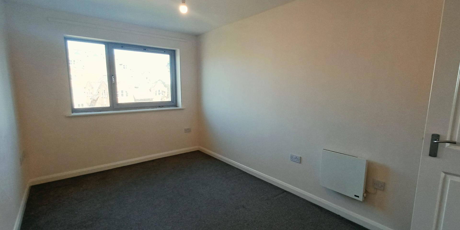 Second Bedroom (2)